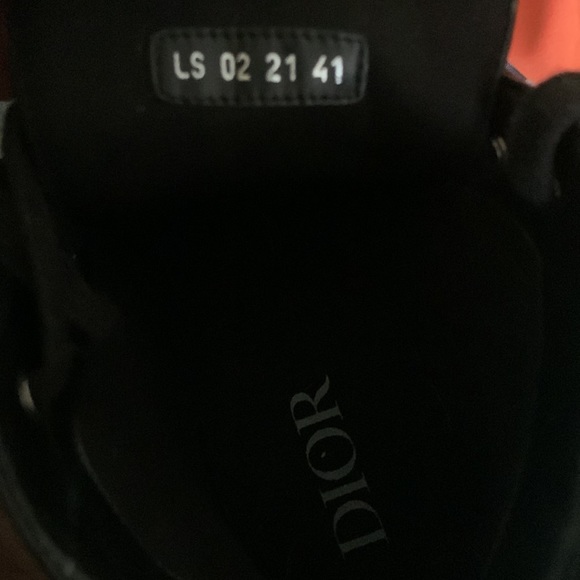IM SELLIN A PAIR OF DIOR SHOES THAT I ONLY WORE A FEW TIMES - Picture 2 of 3